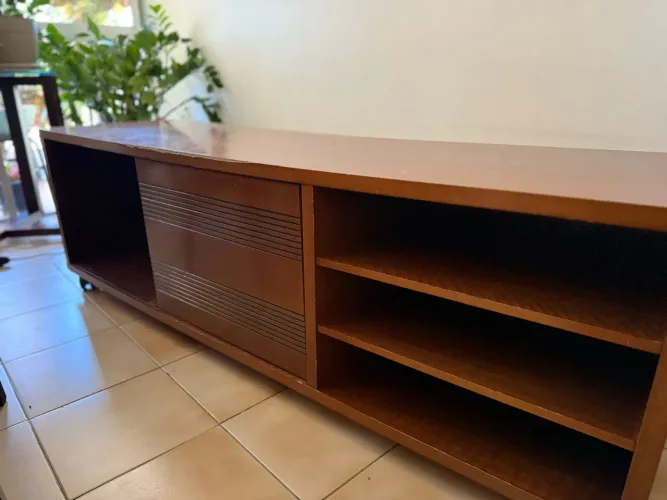 Rack 1,80 m em madeira - Valor negociável