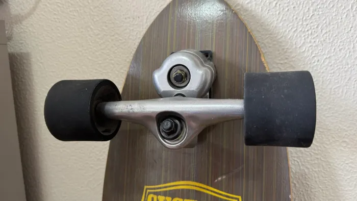Skate Long Simulador de Surf Custom + Capacete Body Glove
