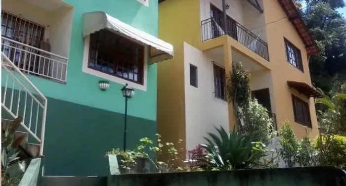 Quarto Mobiliado Masculino - Próximo à UFV (Com Internet e Limpeza)