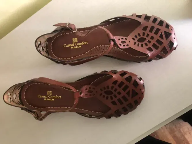 Sandália Rasteirinha de Couro Caramelo - Confort Premium