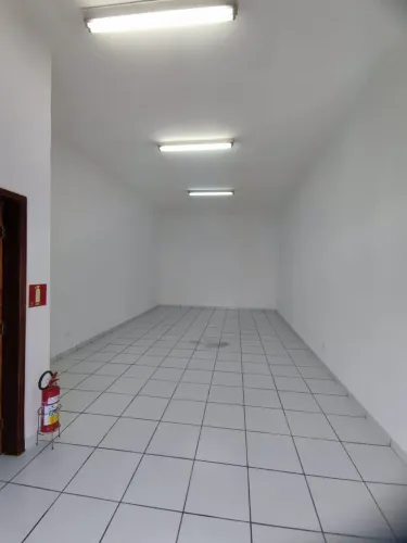 Salão Comercial para Locação em Americana-SP, Bairro Jardim Ipiranga: 1 Banheiro, 1 Vaga d