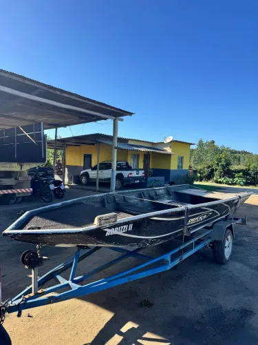 Conjunto Barco Dekka 5m + Mercury 25hp + Motor elétrico + Carretinha