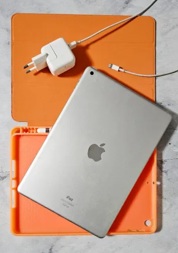 Vendo iPad 7 Wi-Fi 128gb seminovo