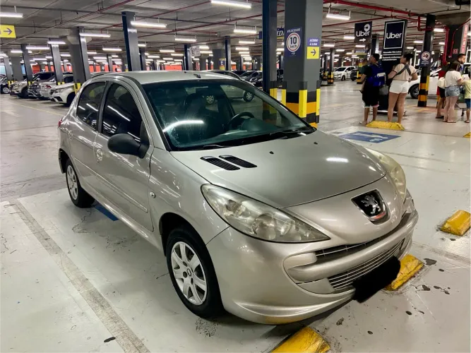 Peugeot 207 XR 1.4 Flex 8V 5P 2012