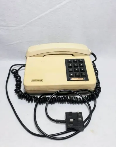 Antigo telefone Ericsson 