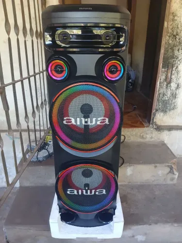 Caixa de aiwa.tipo torre.um mes de uso.valor .1400 reais