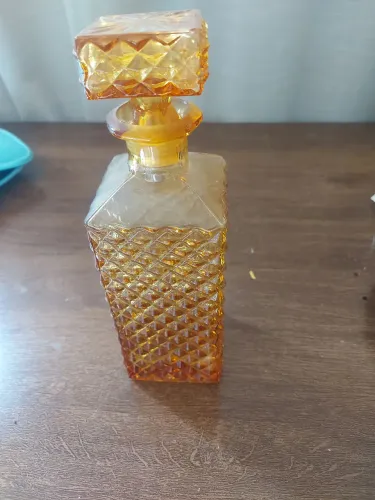 Antiga Garrafa de whisky ou licor dr Bico de Jaca Vidro Prensado
