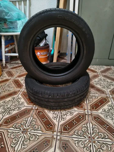 Vendo par de pneu Pirelli Cinturato P1 185/60 R15
