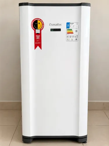 Geladeira/Refrigerador Esmaltec Branca 245L ROC31 PRO