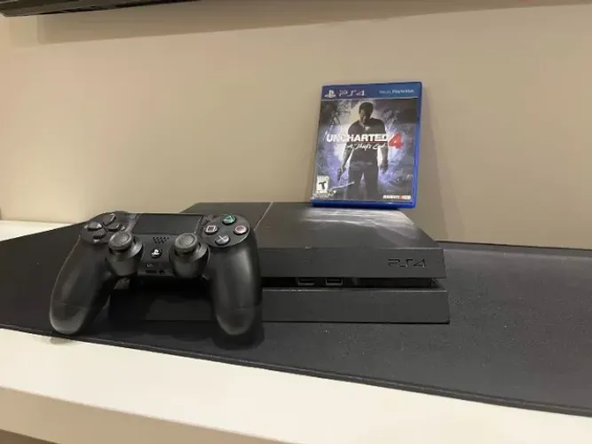 PS4 Com Controle -  R$950