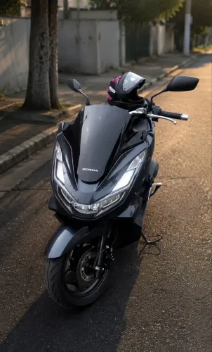 Honda PCX 160 DLX 2023 em excelente estado de conservação