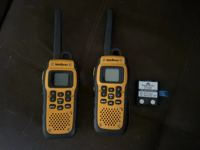 Rádio comunicador Intelbras Twin waterproof novo sem uso