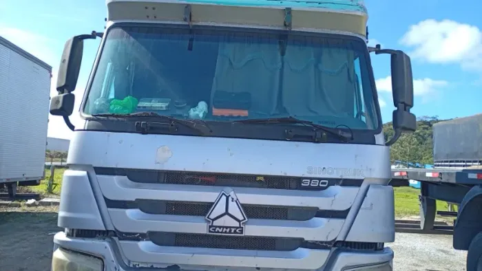 Sinotruk Howo 6×2 câmbio automático, ar condicionado a venda para .....
