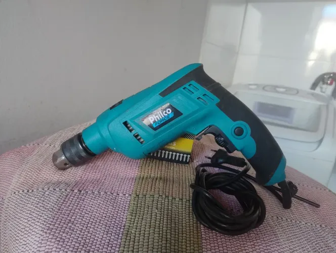Furadeira Philco 750w 220v