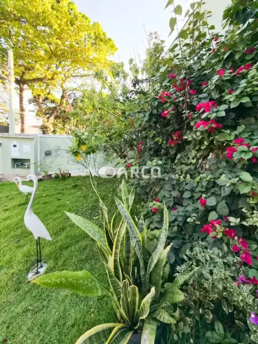 Casa à Venda com 4 Dormitórios, 2 Suítes, 5 Vagas e 220m² no Parque Industrial