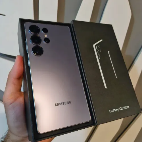 Samsung Galaxy S25 Ultra 5G (256 GB / 12 GB RAM) na cor Preta