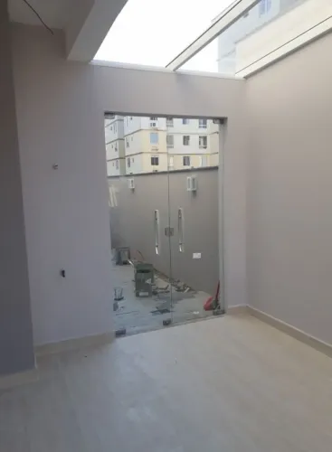 Porta de vidro 10mmPivotante nova 2 folhas completa 2,10x1,70 com todos acessórios
