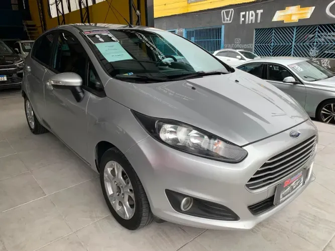 Ford Fiesta SEL 1.6 16V Flex Mec. 5P 2017