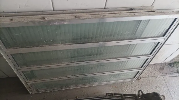 Vendo duas janelas ótimo estado