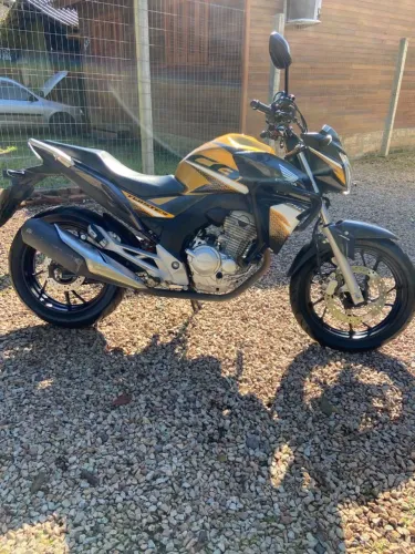 Cb 250 f Twister 2020