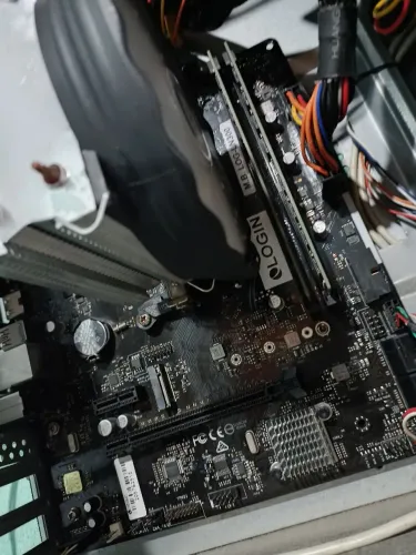Kit Ryzen 5 3400G, Placa Mãe e memória 8gb ou 16gb