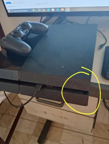 [BARATO] Playstation 4 + 1 Controle