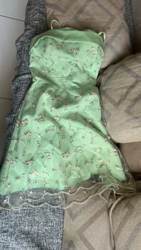 Vestido verde de renda