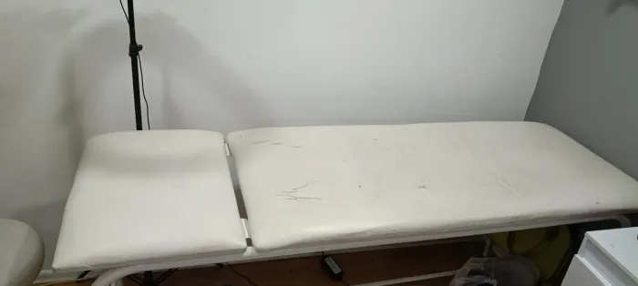 DOAÇÃO Maca, Mochos e escadinha