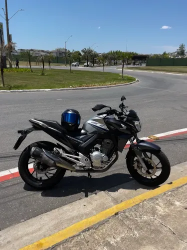 Honda CB250F Twister 2020 - Prata