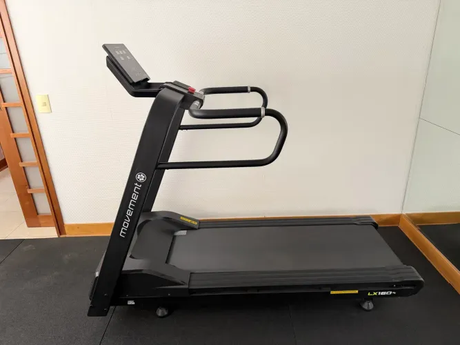 Esteira profissional Movement LX 160 G4