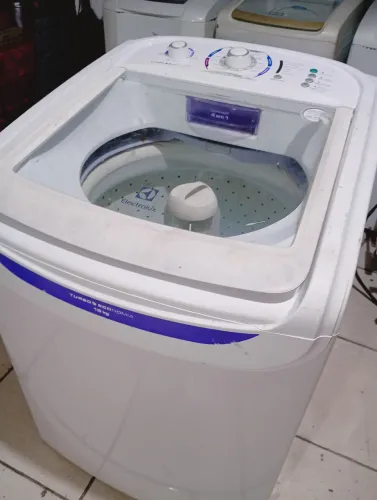 Excelente Eletrolux 220v 15 kilos grande