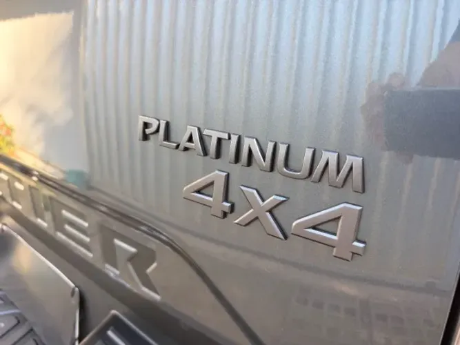 Nissan Frontier Plati. CD 2.3 Bi-TB Dies.aut. 2024