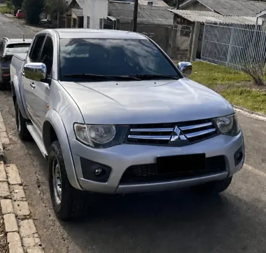 Mitsubishi L200 Triton GLS 3.2 CD TB Int.diesel MEC 2012