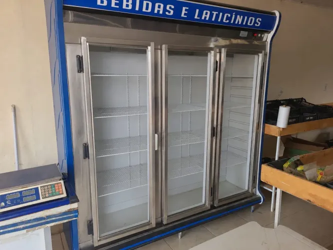 Freezer seminovo, ótimo estado