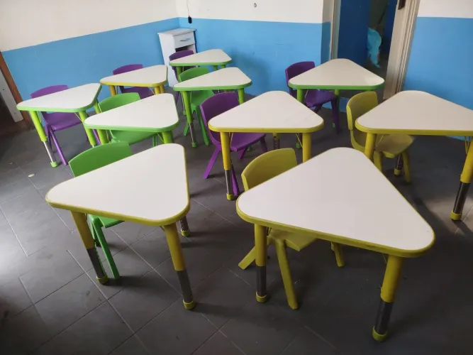 Jogo 10 mesas infantil escolar reguláveis