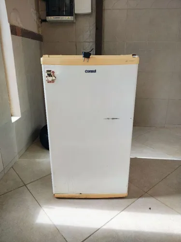 Vende-se frigobar Consul 