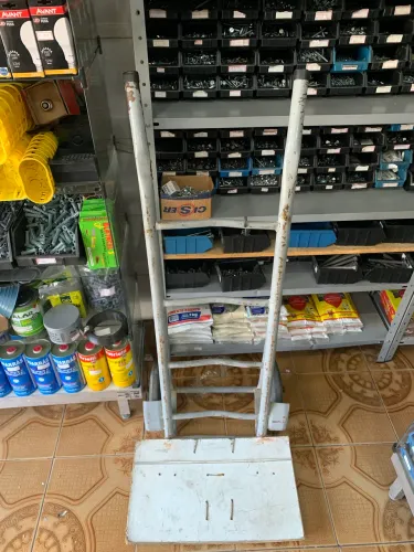 Carrinho de mão multiuso