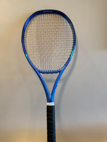 Raquete de tênis Yonex