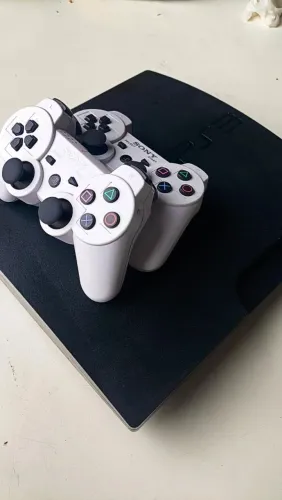 PS3 com 2 controles