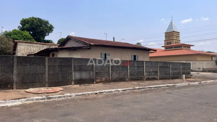 CASA RESIDENCIAL Casa de Rua com 2 Quarto(s) e 1 banheiro(s) à Venda, 74.00 por R$ 220000.