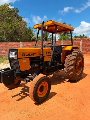 Vende-se Trator Valmet 785