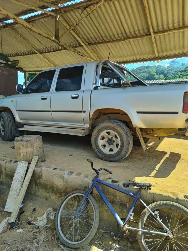 Toyota Hilux CD SRV 4X4 3.0 8V 116cv TB Diesel 2003