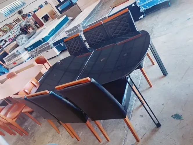 Mesa de Jantar Laqueada com 6 Cadeiras Nova