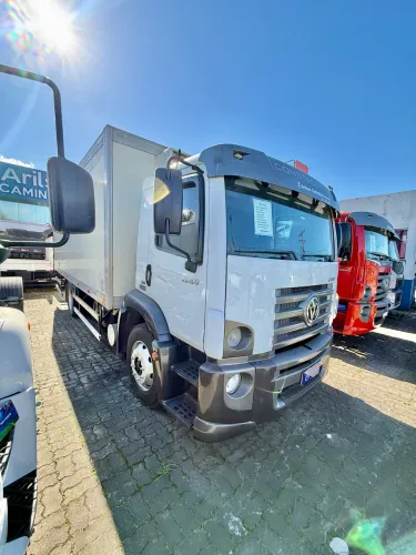 VW 13.190 CONSTELLATION 2015/2016 BAÚ REFRIGERADO(SOMOS LOJA)