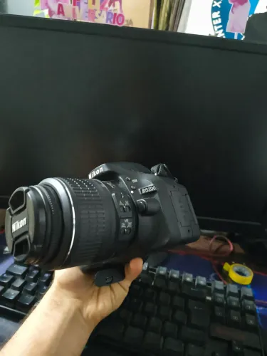 Nikon d5200 camera fotográfica com menos de 6mil clicks 