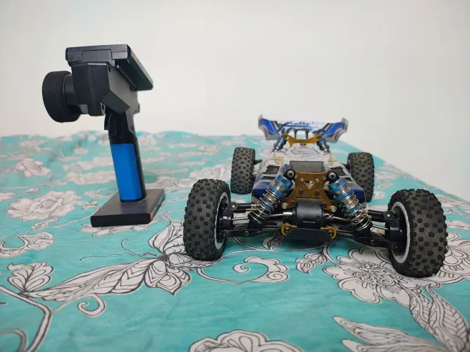 Vendo automodelo  pouco usado 