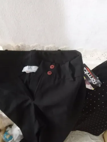 Calça social usada e blusa com etiqueta - Tam 36 