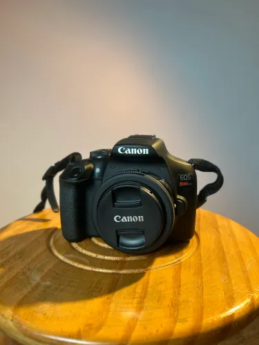 Canon EOS Rebel T7 + 50mm f/1.8 | Ótimo estado de conservação