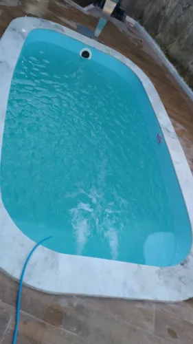 Faço escavação de piscina e instalação e vendo piscinas novas e usadas