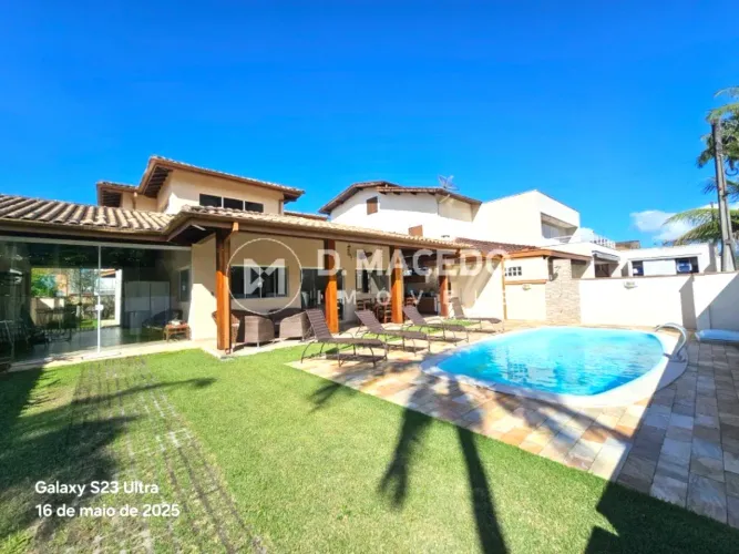 Casa para venda em Condominio Lagoinha de 247.00m² com 6 Quartos, 6 Suites e 3 Garagens